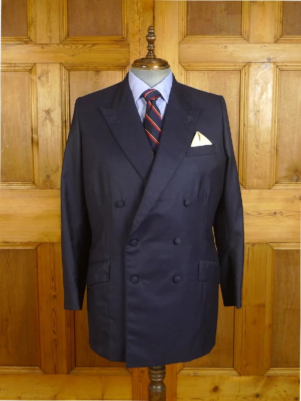 24/0932 vintage george soho bespoke tailor distinctive navy blue worsted d/b blazer w/ lilac linings 44 long