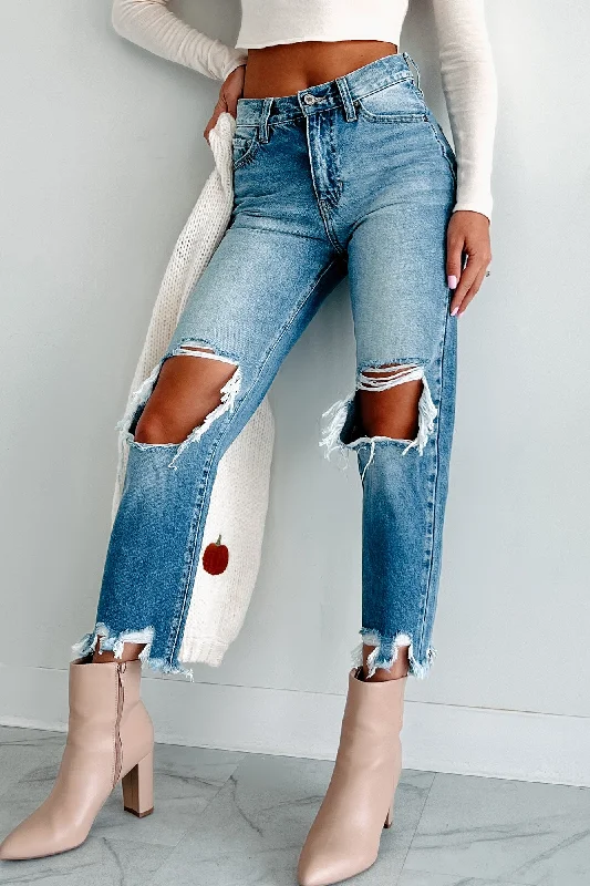 Eliana High Rise Distressed Kancan Mom Jeans (Medium)